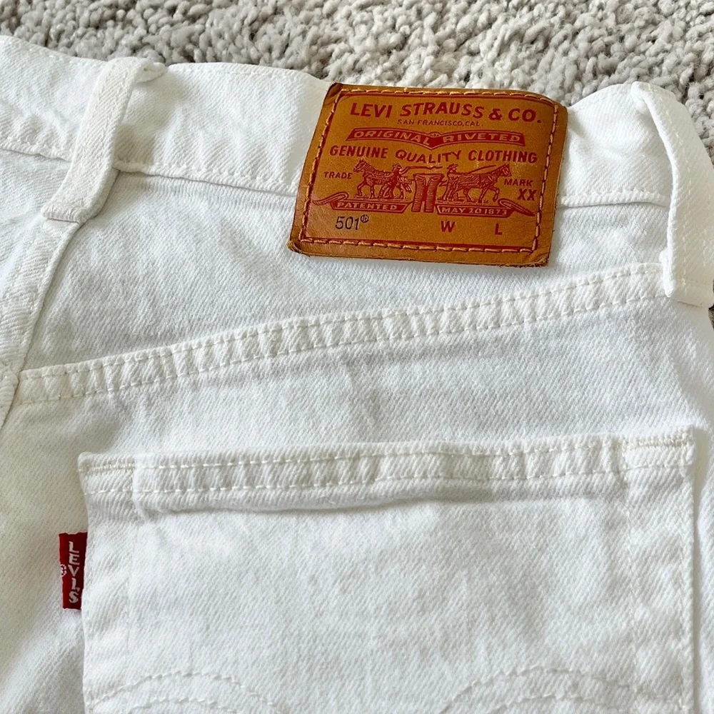 Levi’s Premium 501 White Shorts - Picture 5 of 6